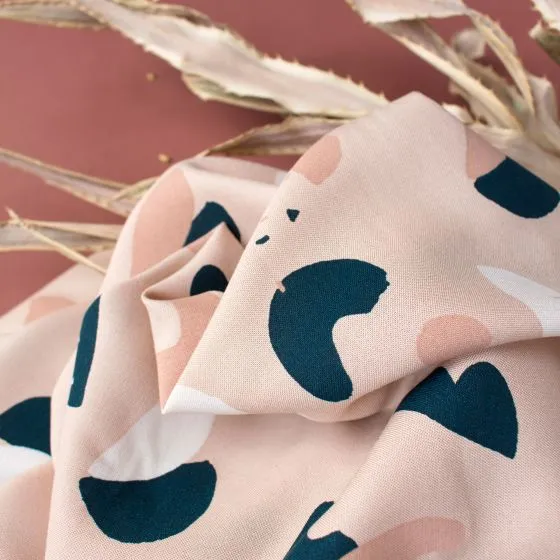 Roze 'Oasis Blush' viscose van Atelier Brunette